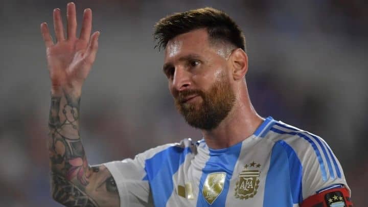 Argentina legend Lionel Messi in national team jersey - BDUS News 24