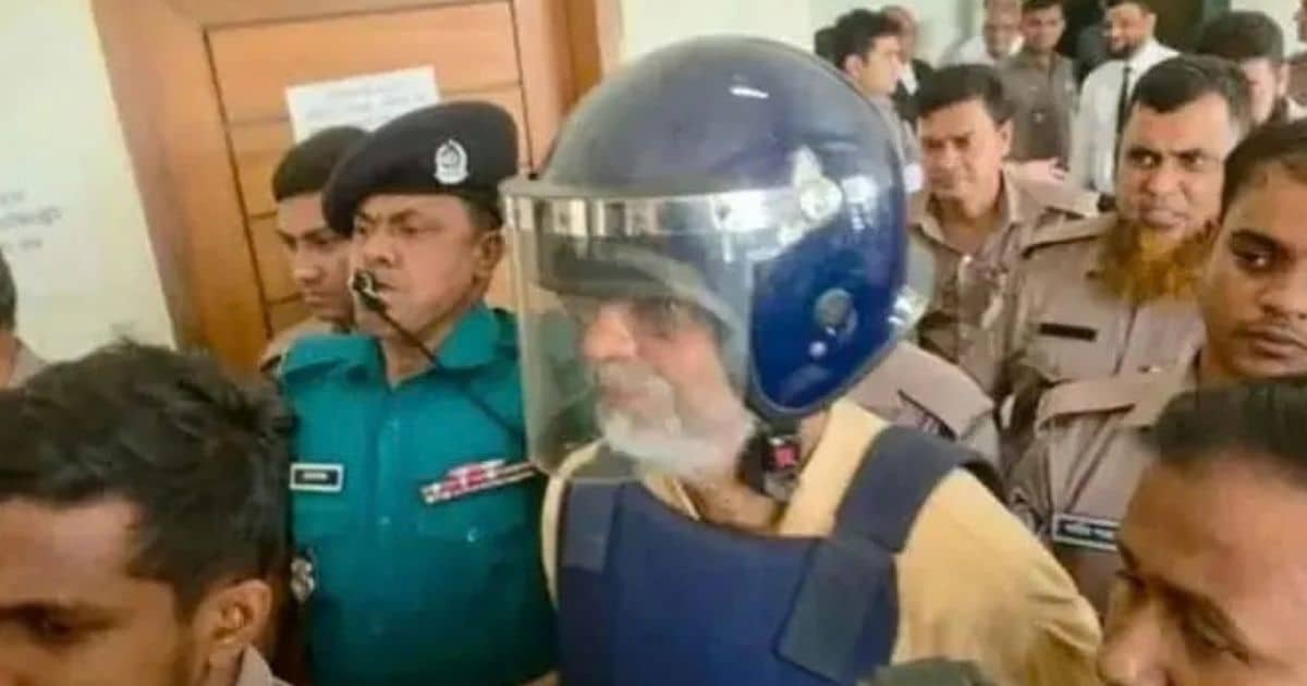 পুলিশের নিরাপত্তায় আদালতে হাজির করা হচ্ছে অবসরপ্রাপ্ত মেজর আখতারুজ্জামানকে